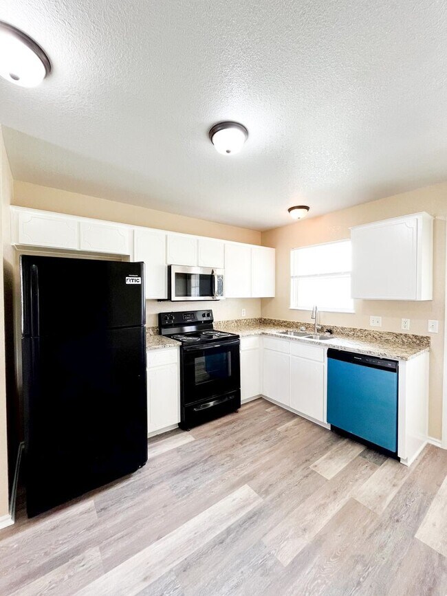 Building Photo - 4501 Jeff Scott Dr