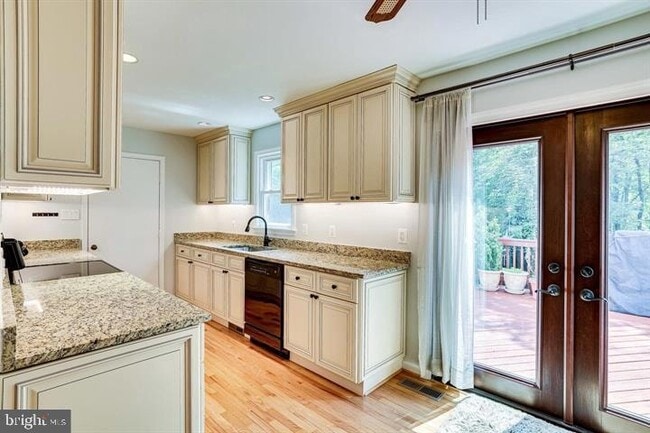 Building Photo - 2601 Seskey Glen Ct