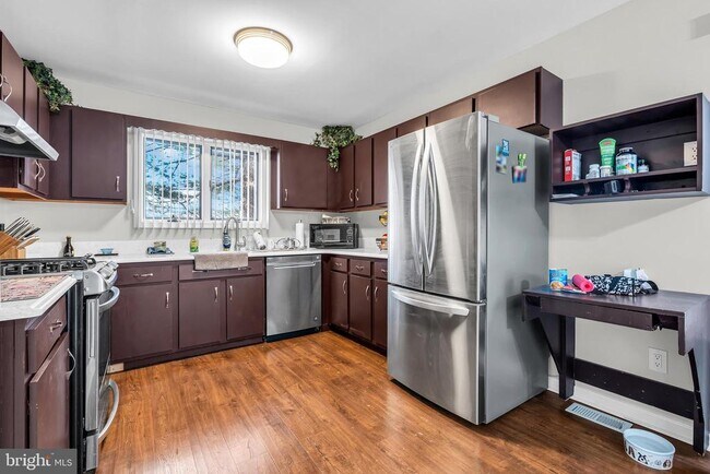 Building Photo - 2 Leicester Ln