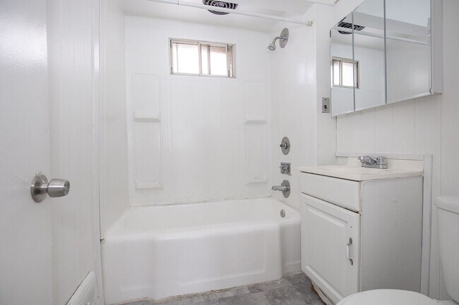 Building Photo - 8505 Garfield Blvd