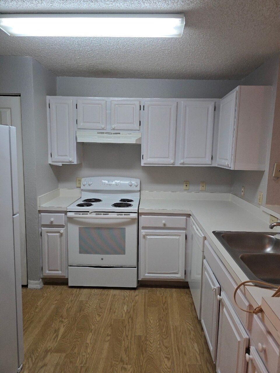 Building Photo - 4240 Summer Landing Dr