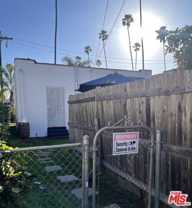Building Photo - 2306 Pisani Pl