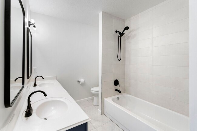 Building Photo - 54 Legend Mill Ct