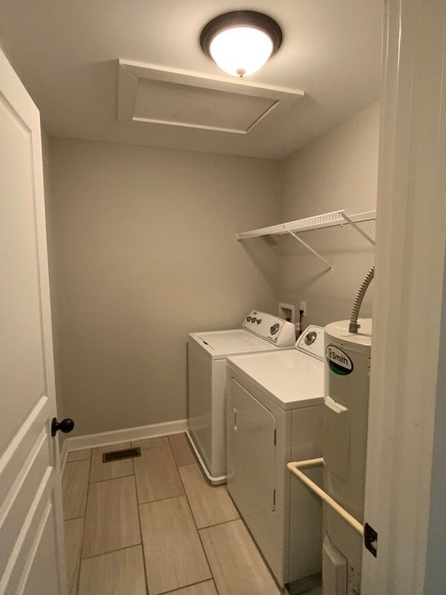Building Photo - 2bd 2.5ba Townhome in Germantown/Neuhoff District