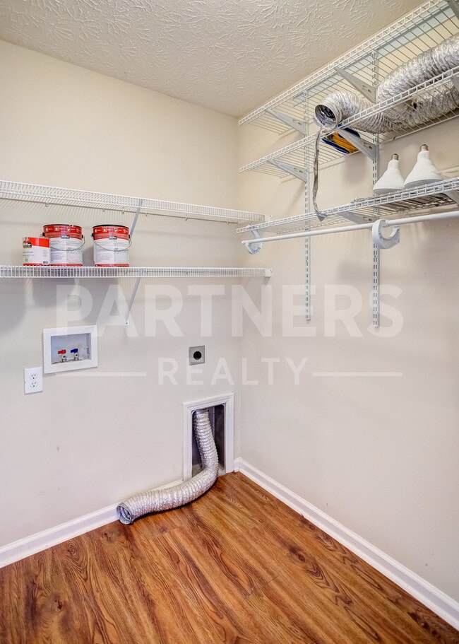 Building Photo - 1336 Cameron Ct