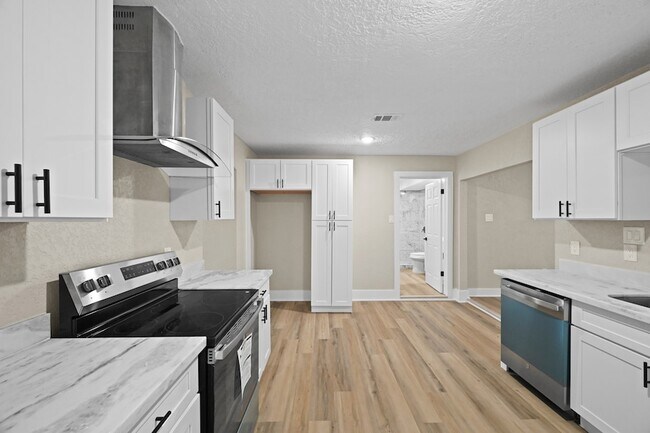 Building Photo - 10211 Glenmawr Dr