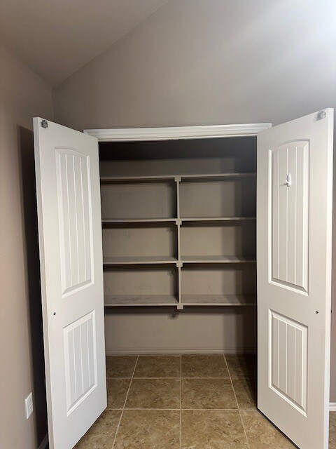 Building Photo - 2316 Golden Ln