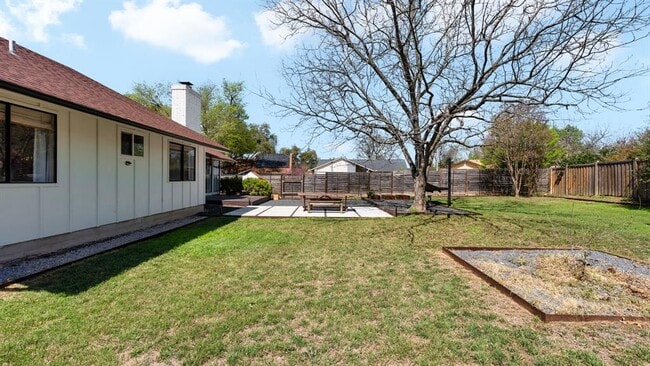 Building Photo - 6601 Blarwood Dr