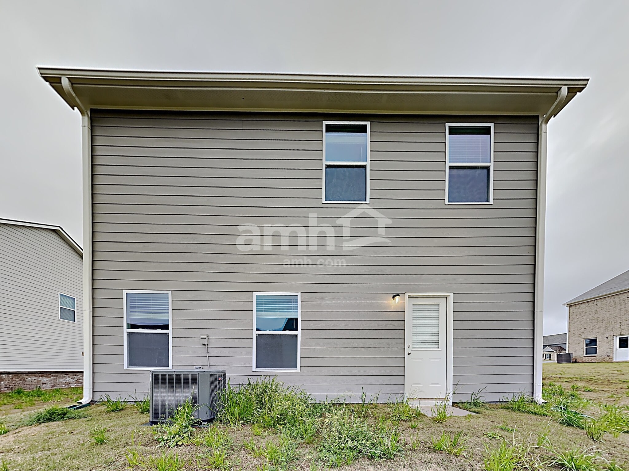 Building Photo - 605 Gleaner Wy
