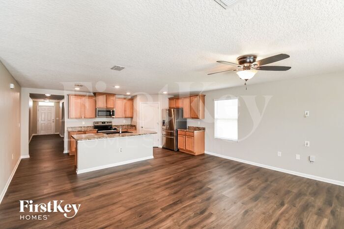 Building Photo - 3535 Shiner Dr