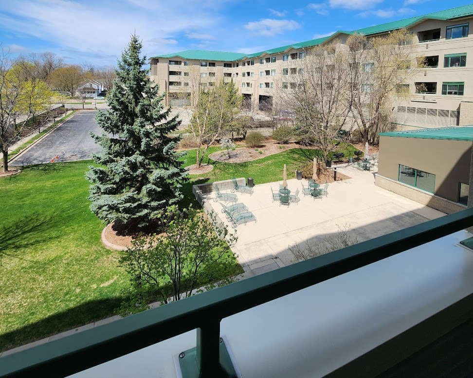 14 Patio - 400 N Richmond St