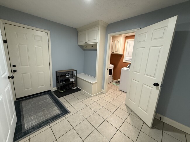 Building Photo - 3251 Crafton St