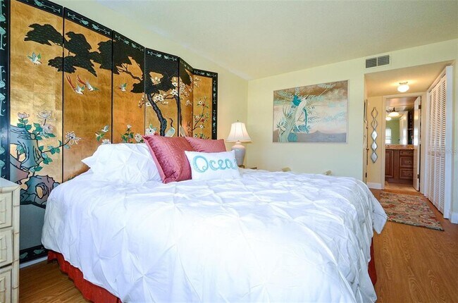 Building Photo - 3804 Gulf of Mexico Dr