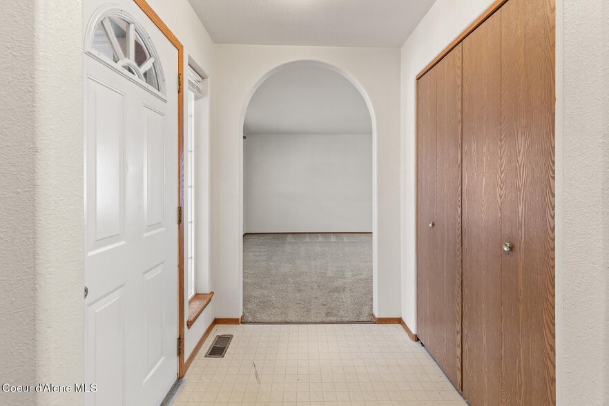 Entry - 1405 N 12th St