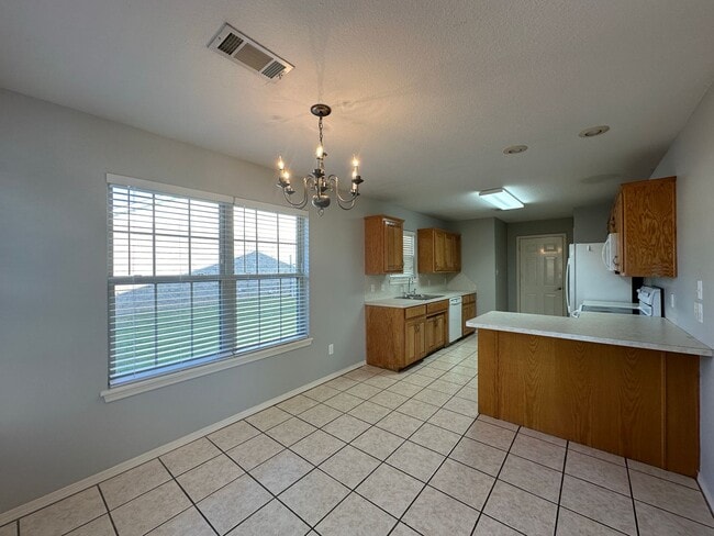 Building Photo - 609 Apple Valley Dr