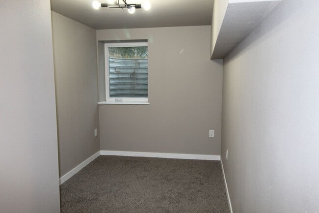 Building Photo - 4711 N Regal St