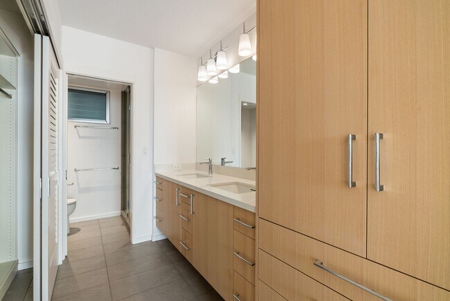 Building Photo - 999 Wilder Ave