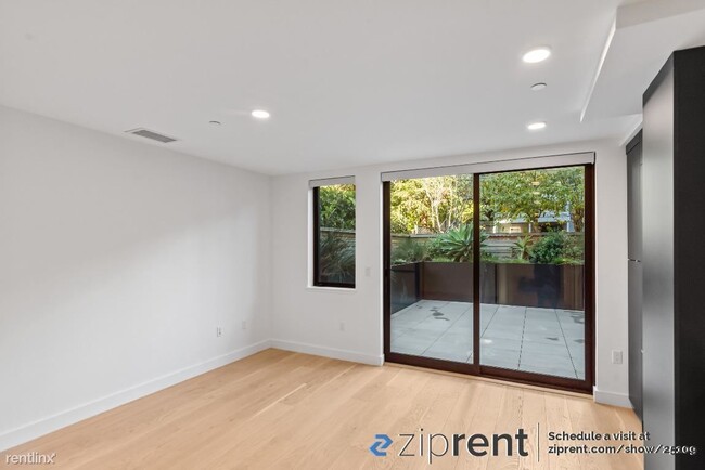 Building Photo - 1 br, 1 bath Condo - 3620 Cesar Chavez St,...