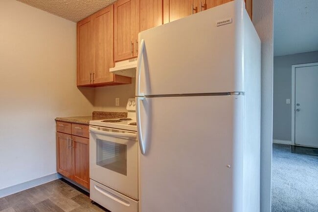 Building Photo - Limited-Time Spring Leasing Deal! GET 1-MO...