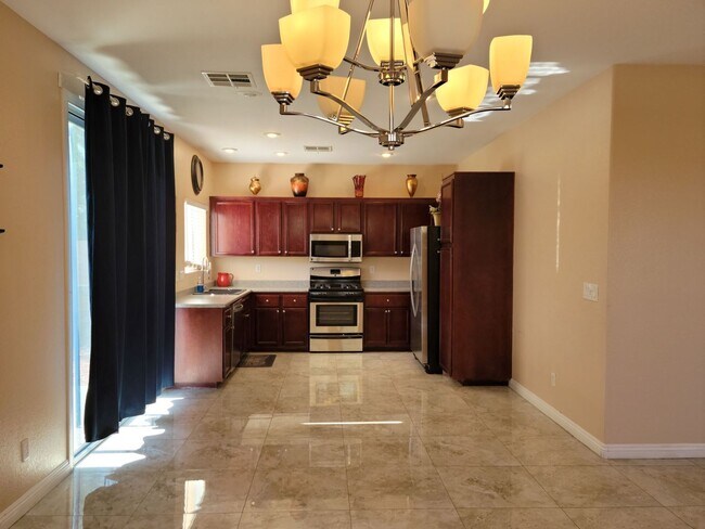 Building Photo - Downtown Summerlin Beauty
