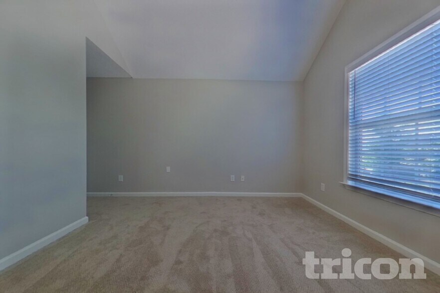 Building Photo - 134 Summer Pines Drive