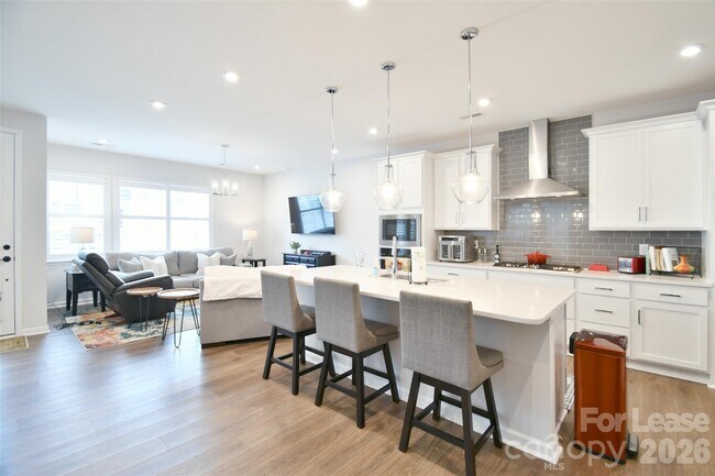 Building Photo - 114 Isleworth Ave