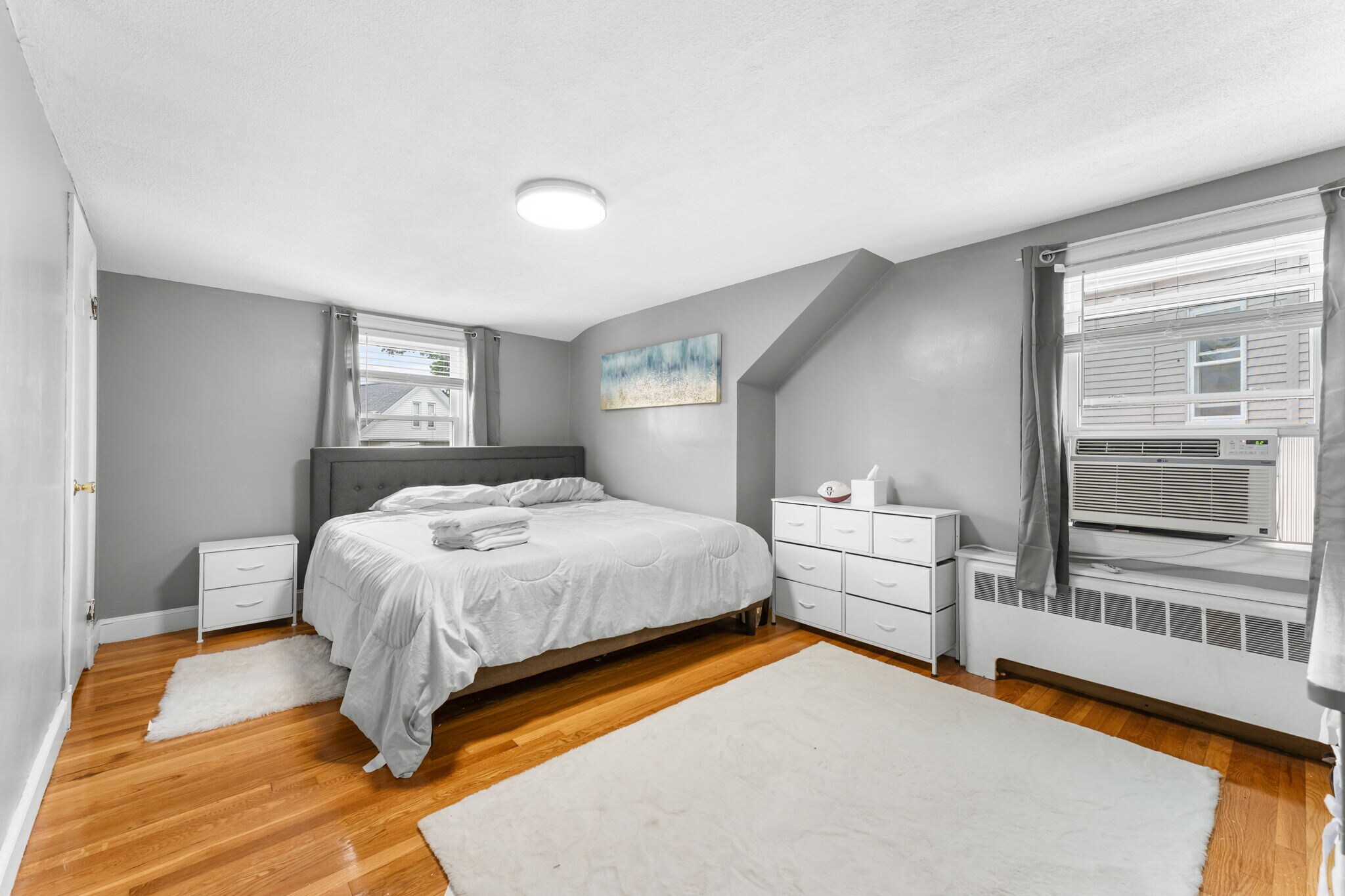 Building Photo - 44 Woodlawn Ave