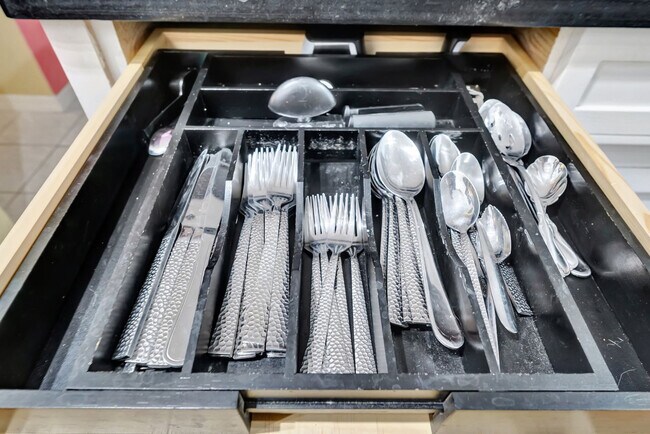 Building Photo - 5025 9th Ave S