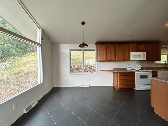 Building Photo - 46 Brook Cir