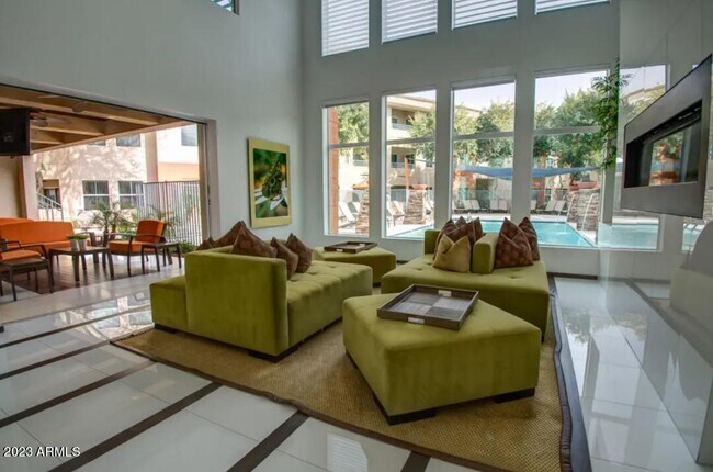 Building Photo - 28425 N Black Cyn Hwy