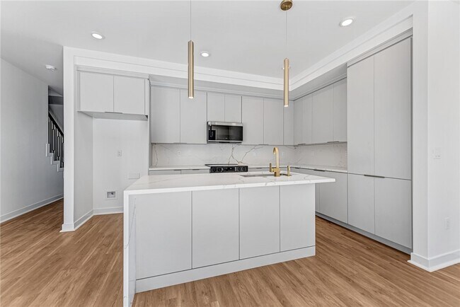 Building Photo - 1116 Emilia Ave