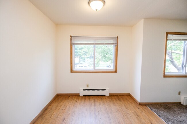 Building Photo - Pleasant Ave Apartments