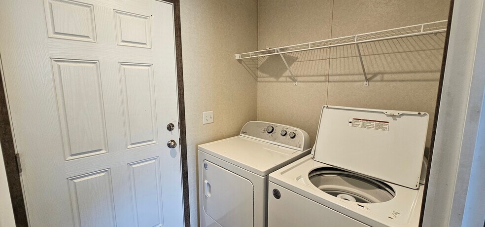 Building Photo - 76 E U.S. Hwy 6