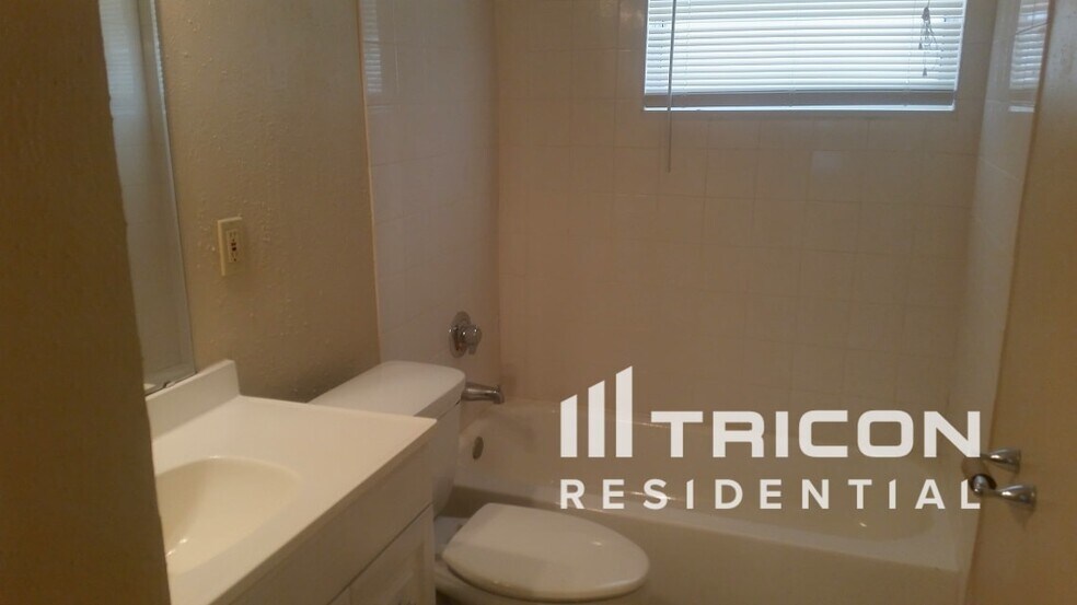 Building Photo - 3469 Seagrape Dr