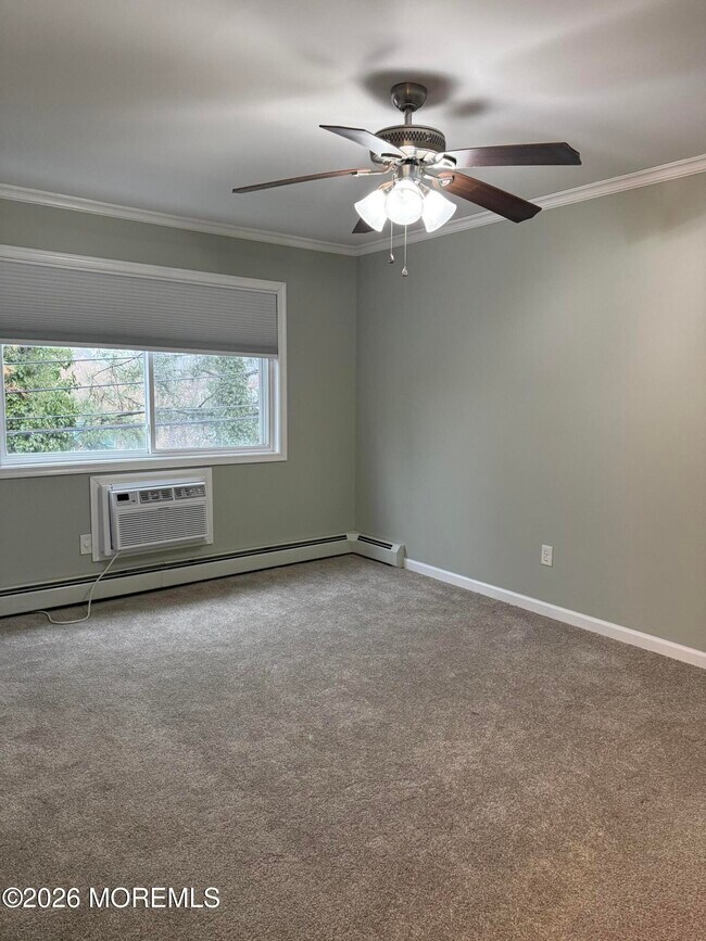 Building Photo - 35 Sternberger Ave