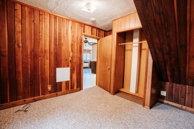 Building Photo - 122 Brennan St