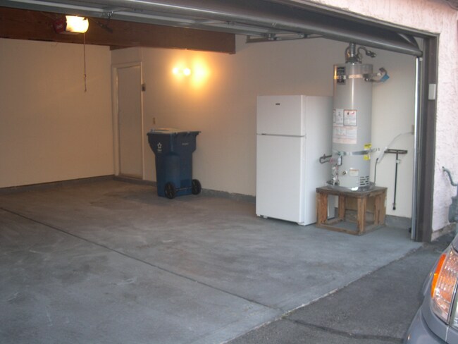 Building Photo - 4310 Caliente St