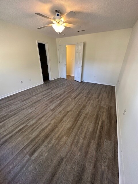 Building Photo - 36 Creek Ct