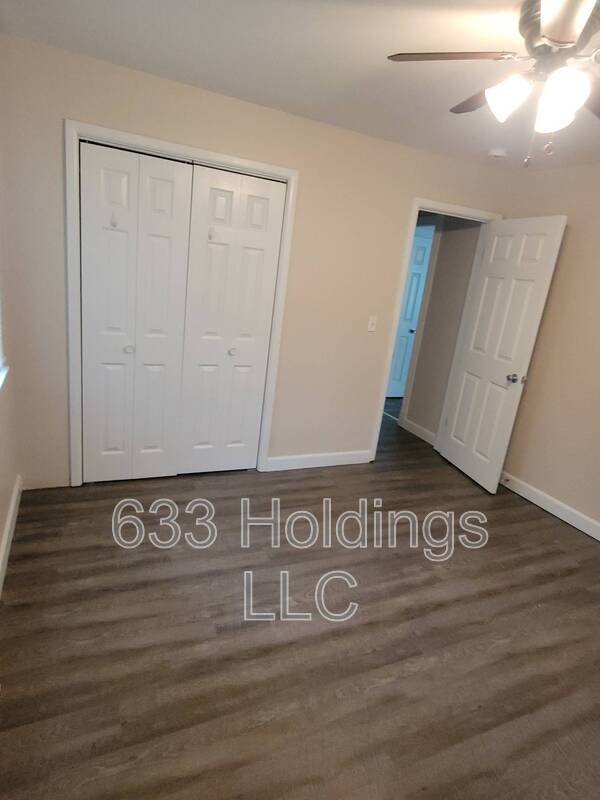 Building Photo - 410 Kutz Ln
