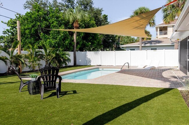 Building Photo - 411 87th Ave