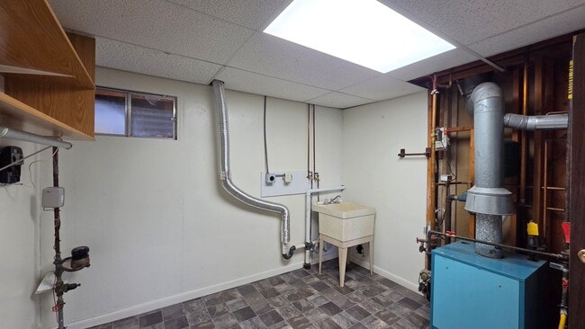 Building Photo - 411 Westview Dr