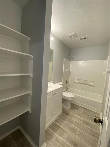Building Photo - 11509 Petunia Dr