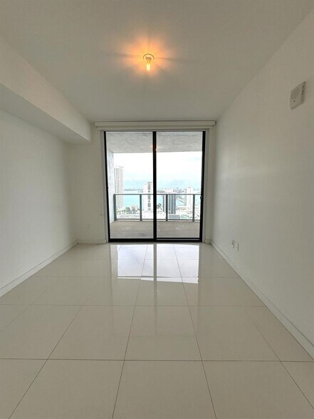 Bedroom - 1600 NE 1st Ave