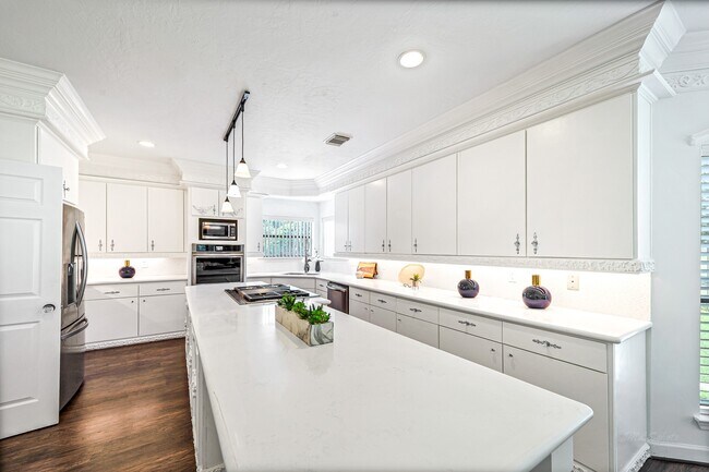 Building Photo - 21410 Ganton Dr