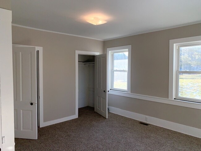 Building Photo - Coming Soon-Lexington farm house!