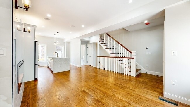 Building Photo - 44 Mercer St