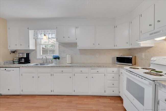 Building Photo - 178 Oakland Ave