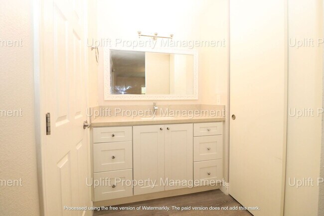 Building Photo - 9356 Twin Trails Dr