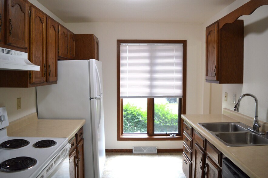 Building Photo - 6938 Chester Dr