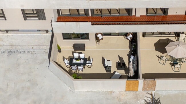 Building Photo - 151 Crandon Blvd